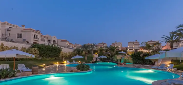 كمبوند الباتيو 5 ايست الشروق El Patio 5 East بمقدم 25%