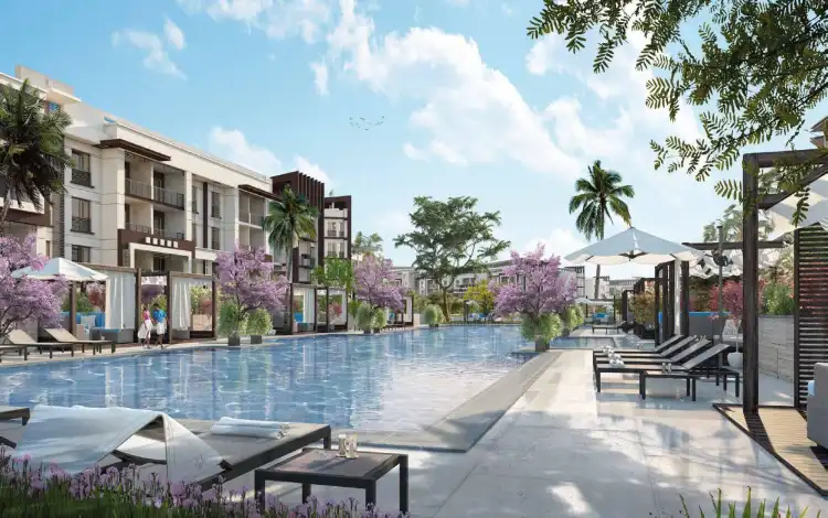 مسبح ومرافق استرخاء في كمبوند نيوم بيراميدز